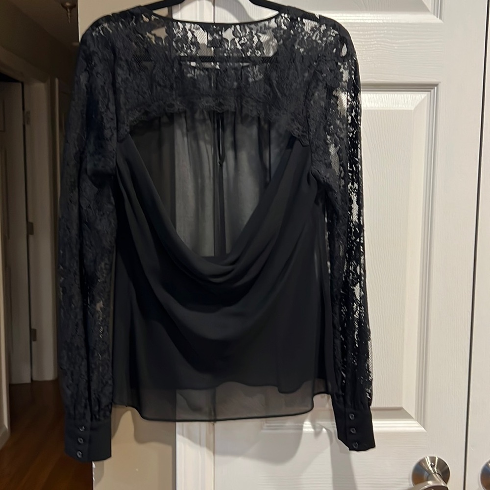 Motor international black lace backless blouse